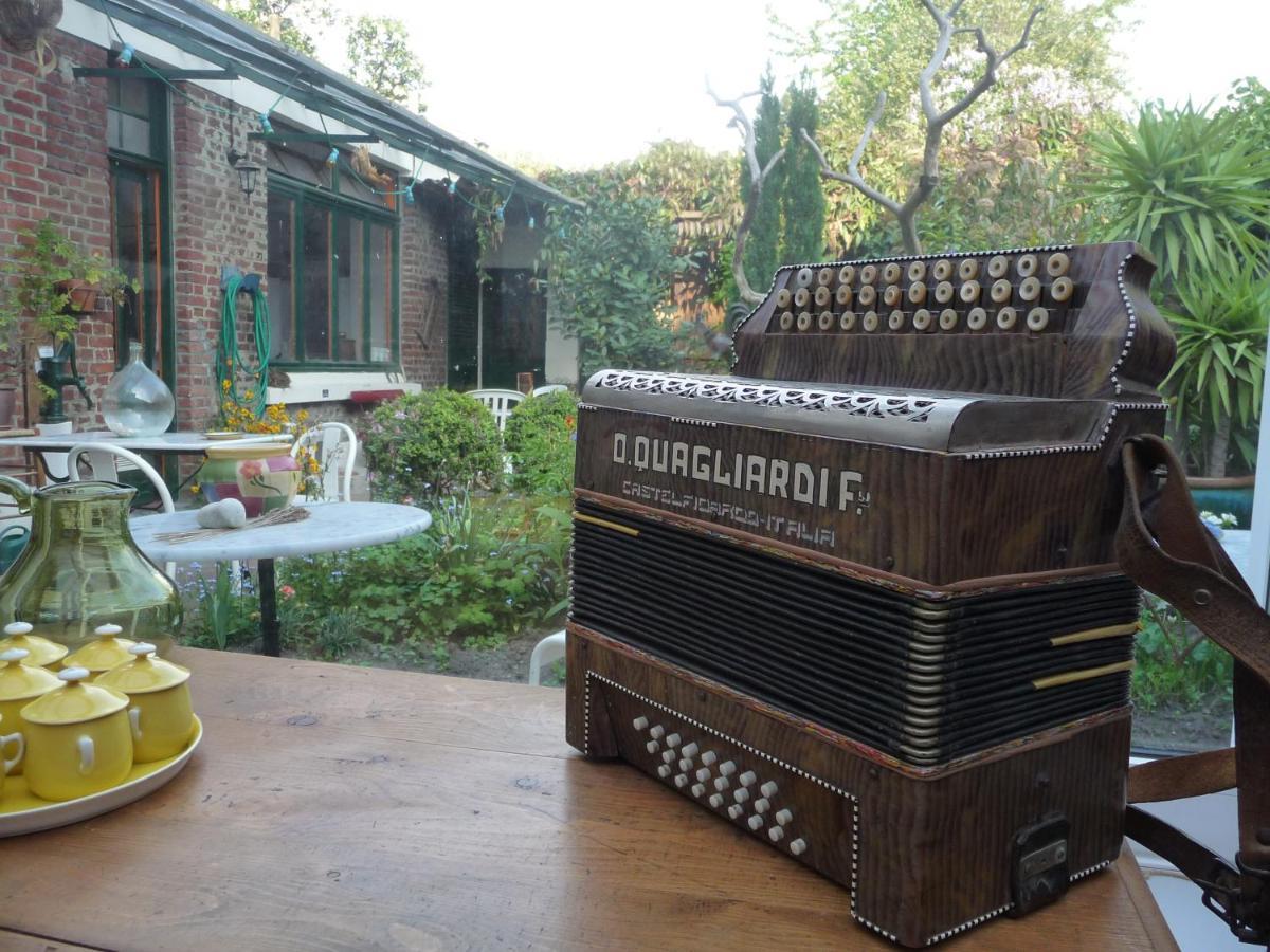 Bed & Breakfast Au Troubadour Lille